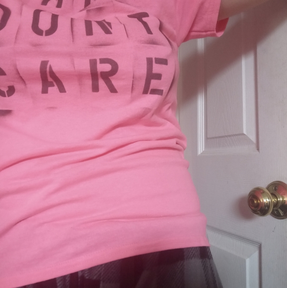 Flattering pink short sleeve. And guess what..? We don't care! - Picture 3 of 5